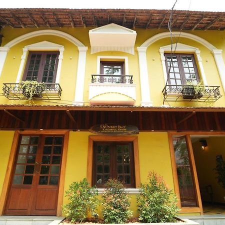 Отель The Sunset Bay Fort Kochi Экстерьер фото