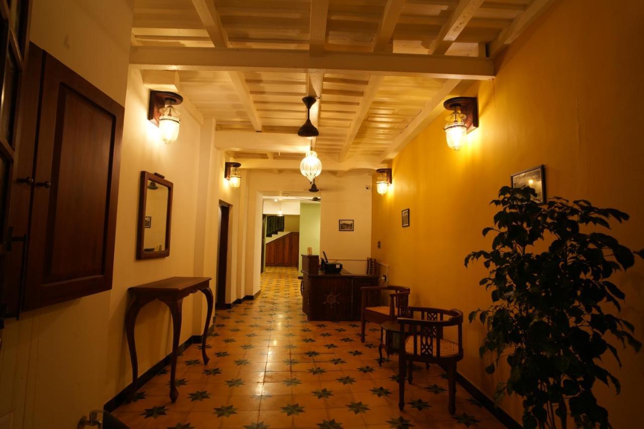 Отель The Sunset Bay Fort Kochi Экстерьер фото