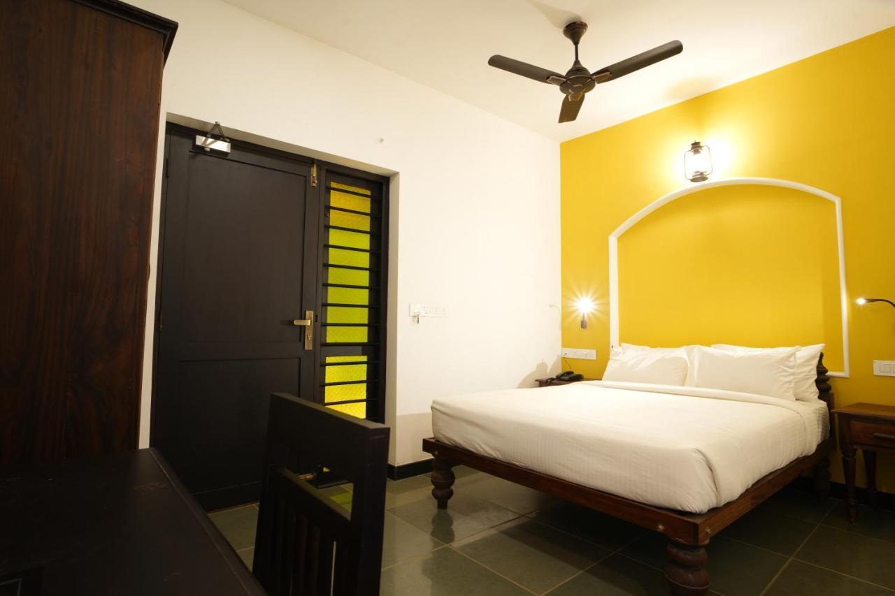 Отель The Sunset Bay Fort Kochi Экстерьер фото