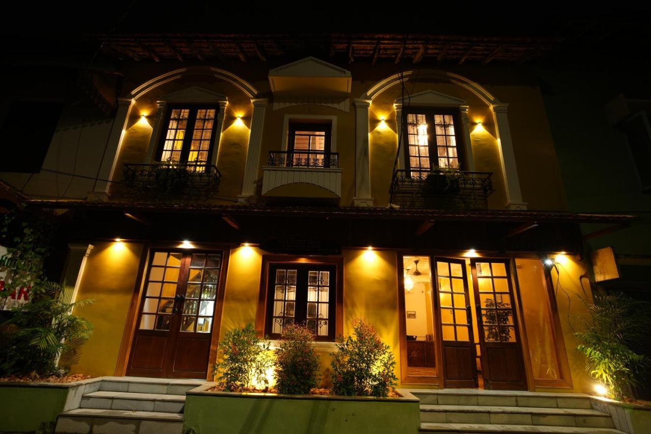 Отель The Sunset Bay Fort Kochi Экстерьер фото
