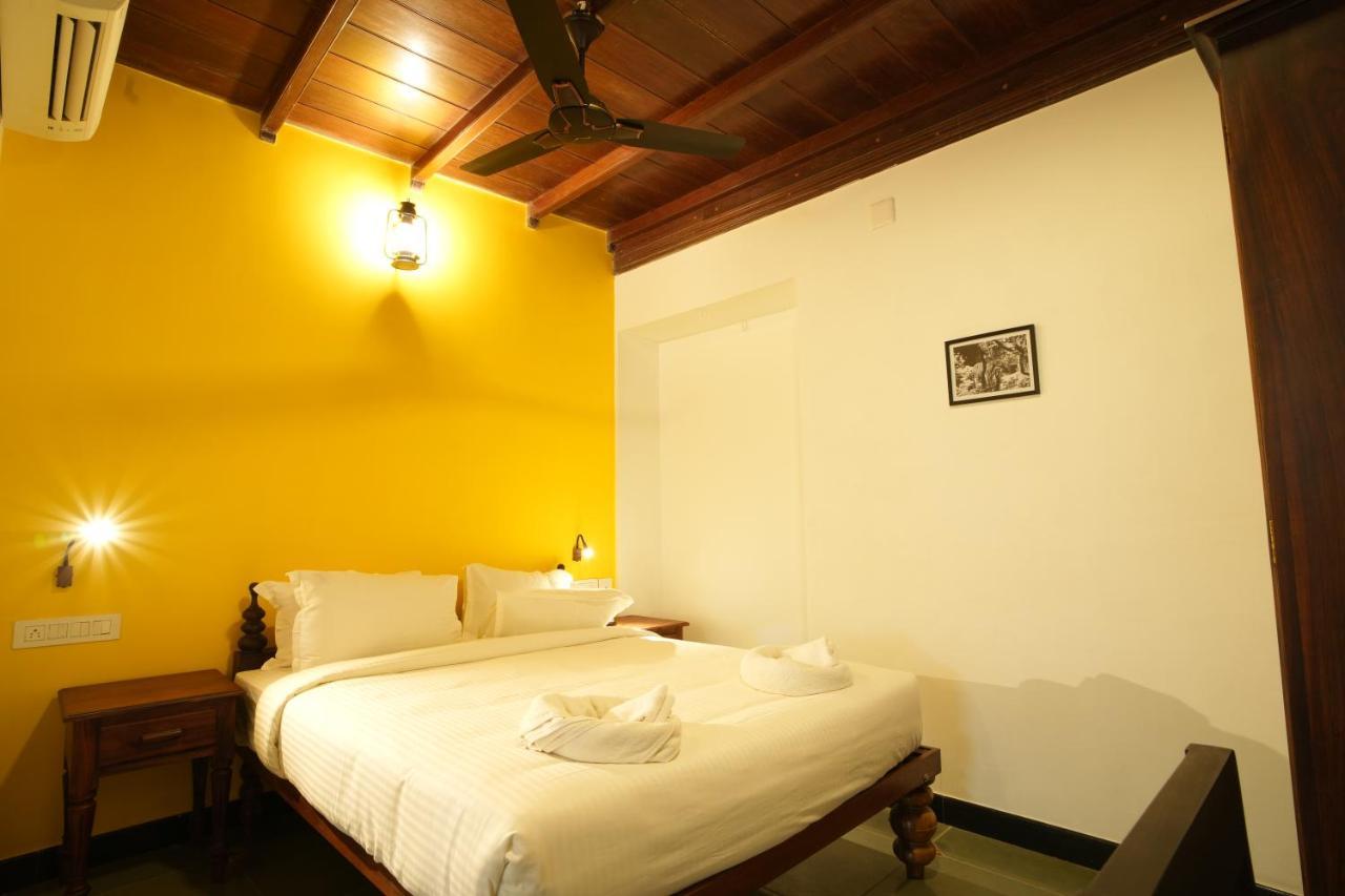 Отель The Sunset Bay Fort Kochi Экстерьер фото